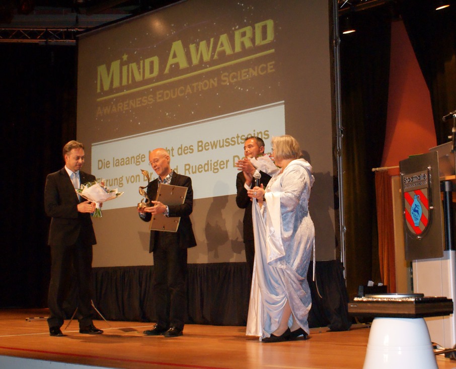 tl_files/mindaward/img/Preistraeger/2014-Dahlke-Verleihung.jpg